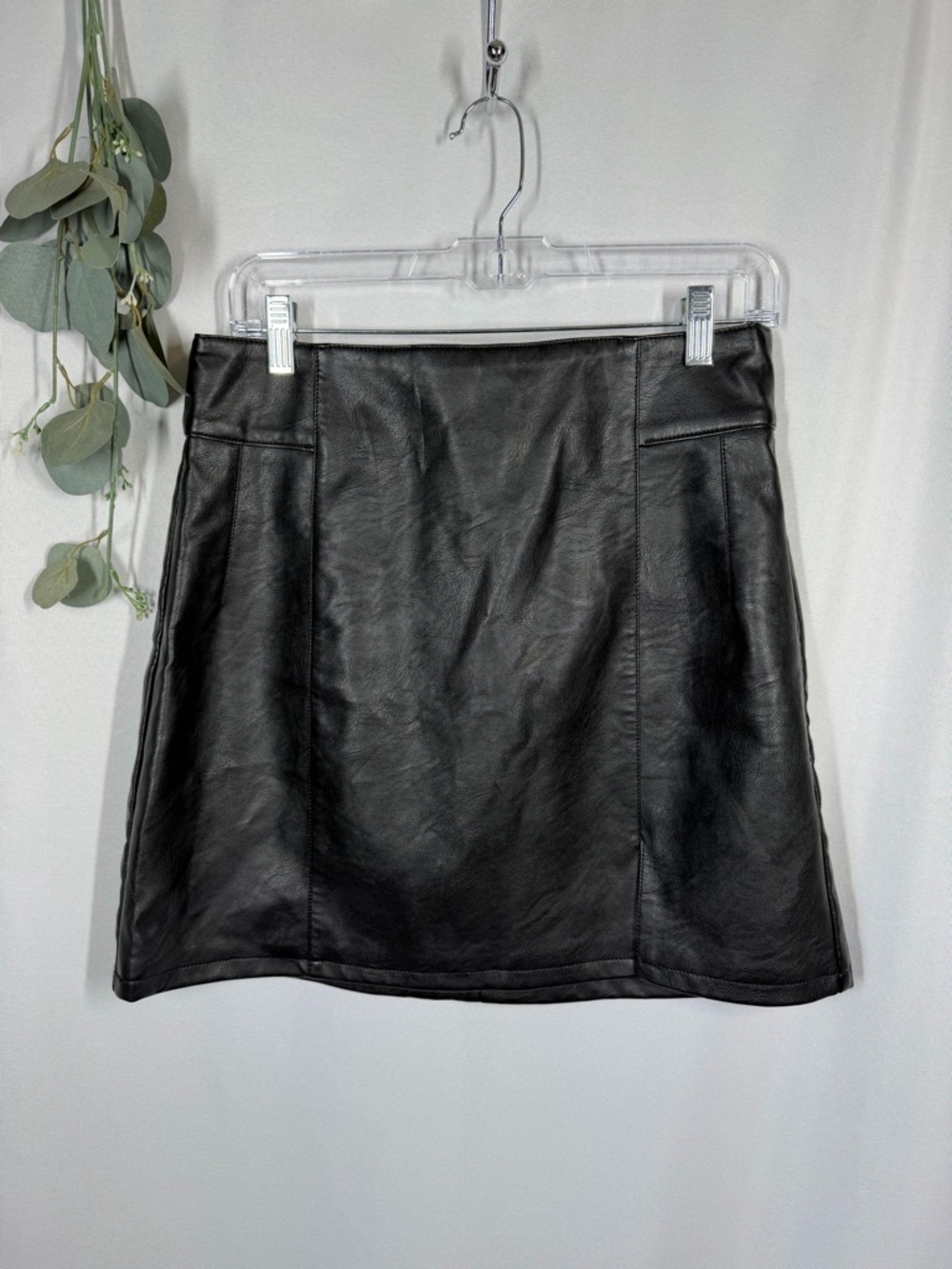 TOPSHOP | Faux Leather Mini Skirt Black Front Slit Women's Size 8